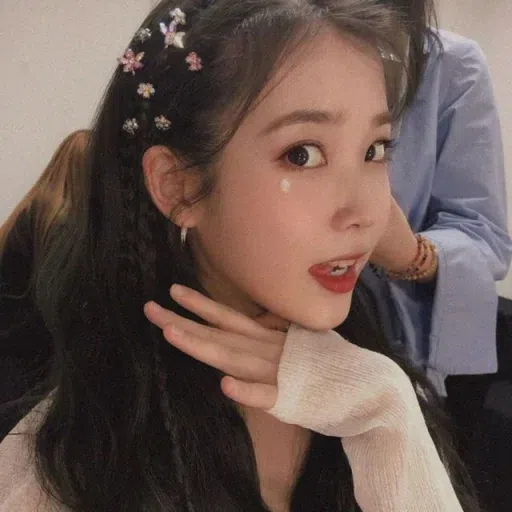 iu💛 - Sticker 6